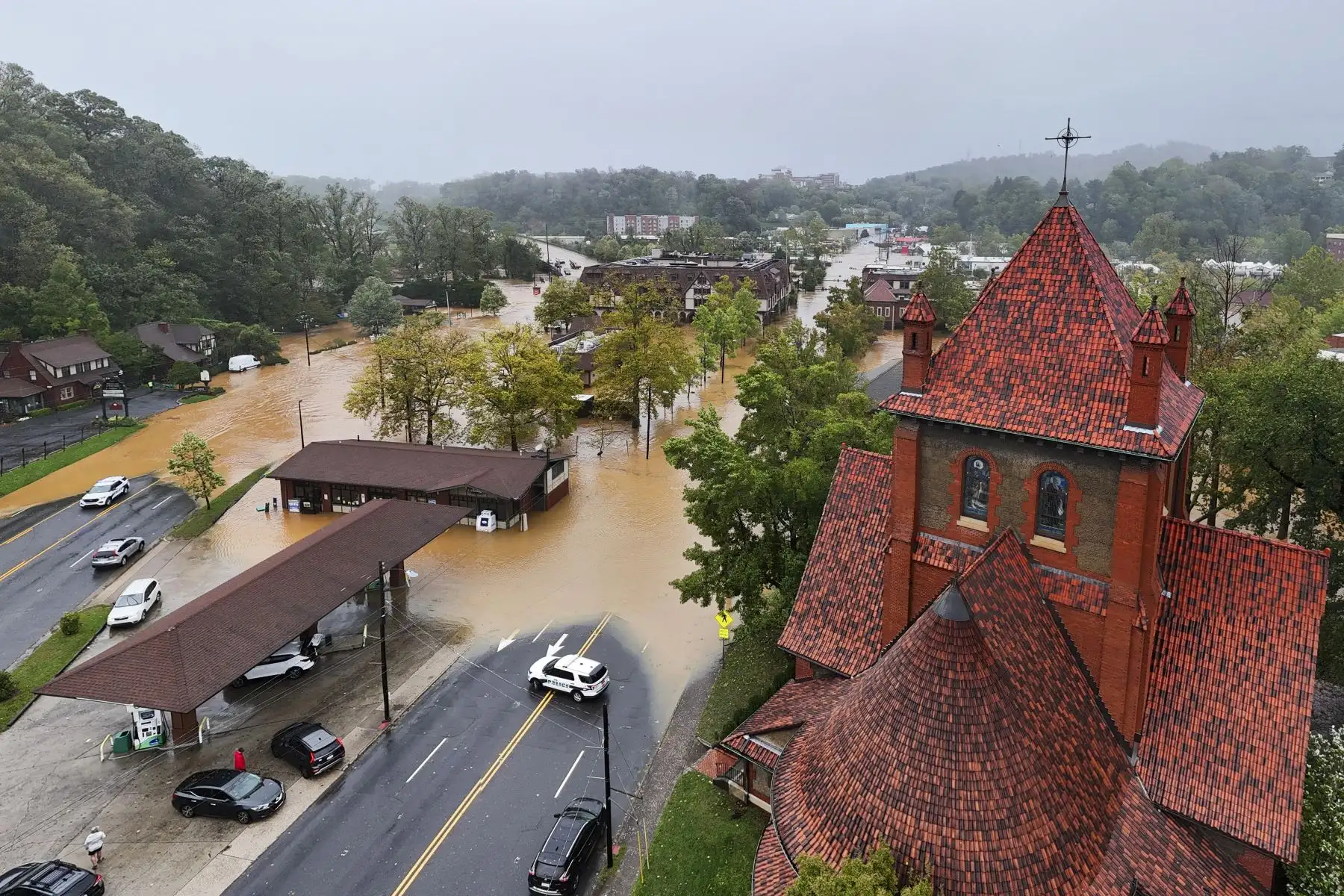 Inundaciones causadas por la tormenta que comenzó como huracán Helene y cubrió las calles de Asheville, Carolina del Norte, EE. UU.
Foto: EFE