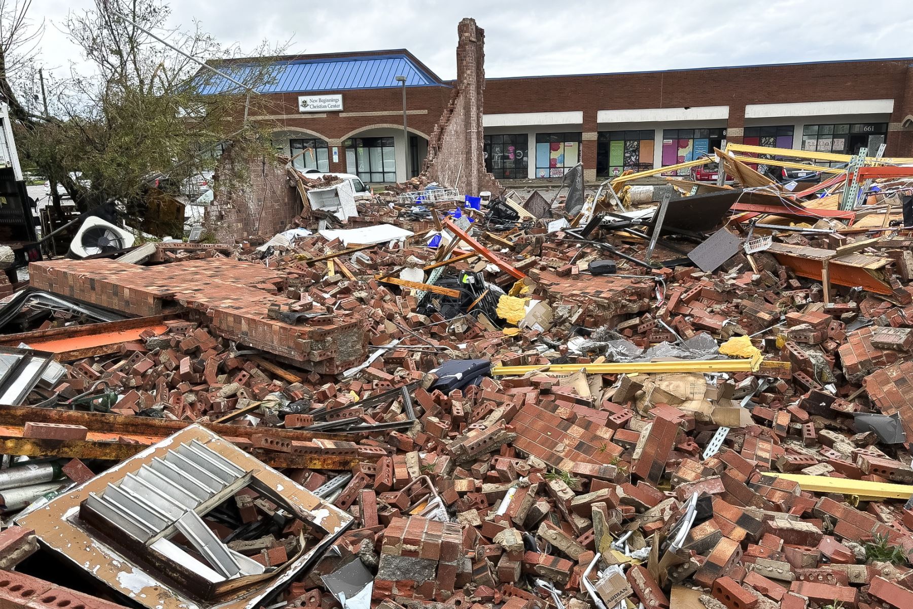 Fotografía proporcionada por la ciudad de Rocky Mountain, Carolina del Norte, que muestra los daños causados ​​por la tormenta que comenzó como huracán Helene en Rocky Mountain, Carolina del Norte, EE. UU.
Foto: EFE