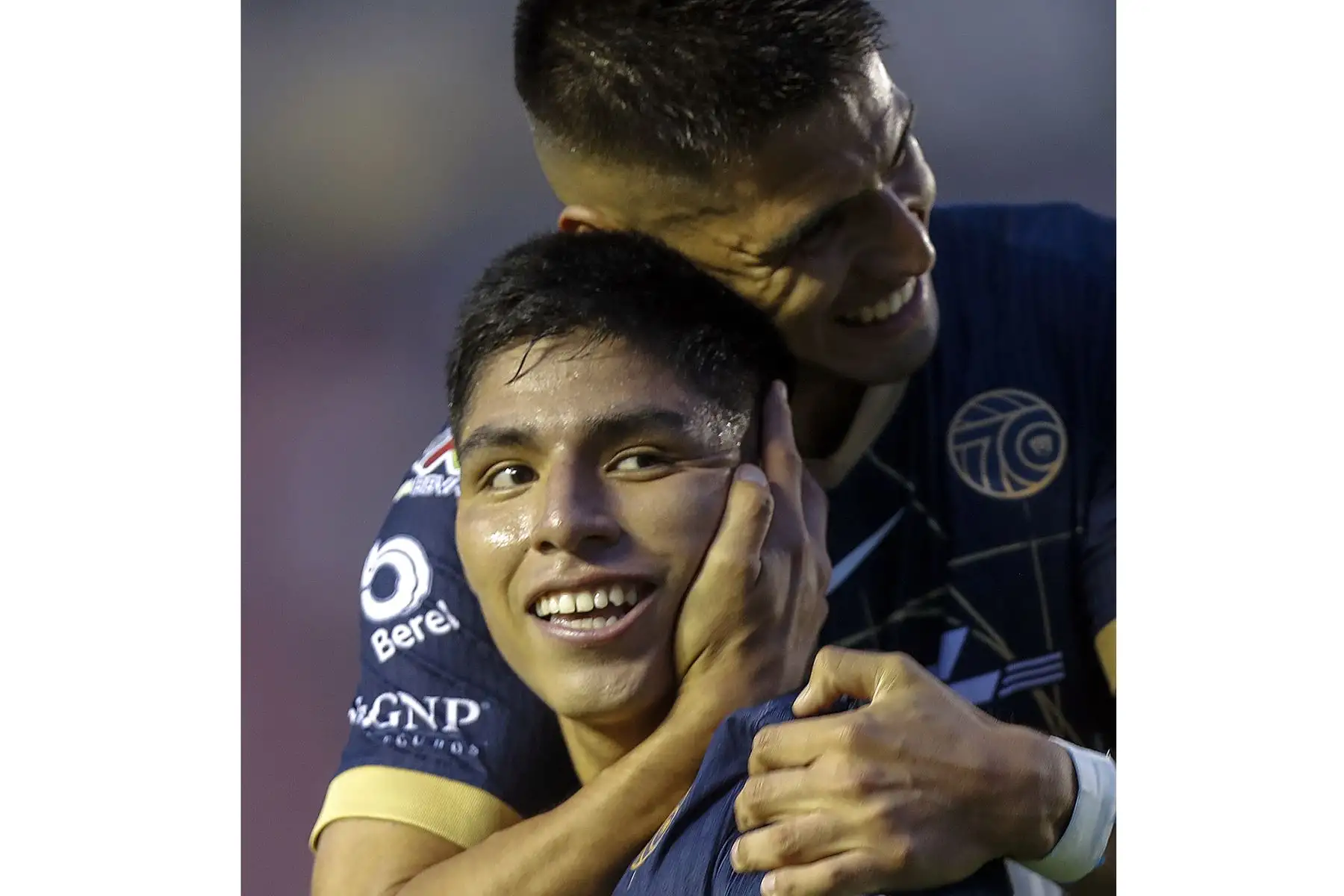 Piero Quispe de Pumas celebra un gol este domingo, durante un partido por la jornada 10 del torneo Apertura 2024 de la Liga MX, entre América y Pumas, en el estadio Ciudad de los Deportes, en Ciudad de México.
Foto: EFE
