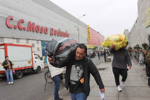 Las Malvinas: intervienen más de 50 stand donde venderían celulares robados