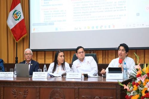 El Ministerio de Transportes y Comunicaciones informó sobre los avances las obras que se vienen ejecutando en las regiones Lambayeque, Piura, La Libertad y Tumbes tanto en el mantenimiento y mejoramiento de carreteras, puentes, puertos, aeropuertos, así como la reducción de la brecha digital.