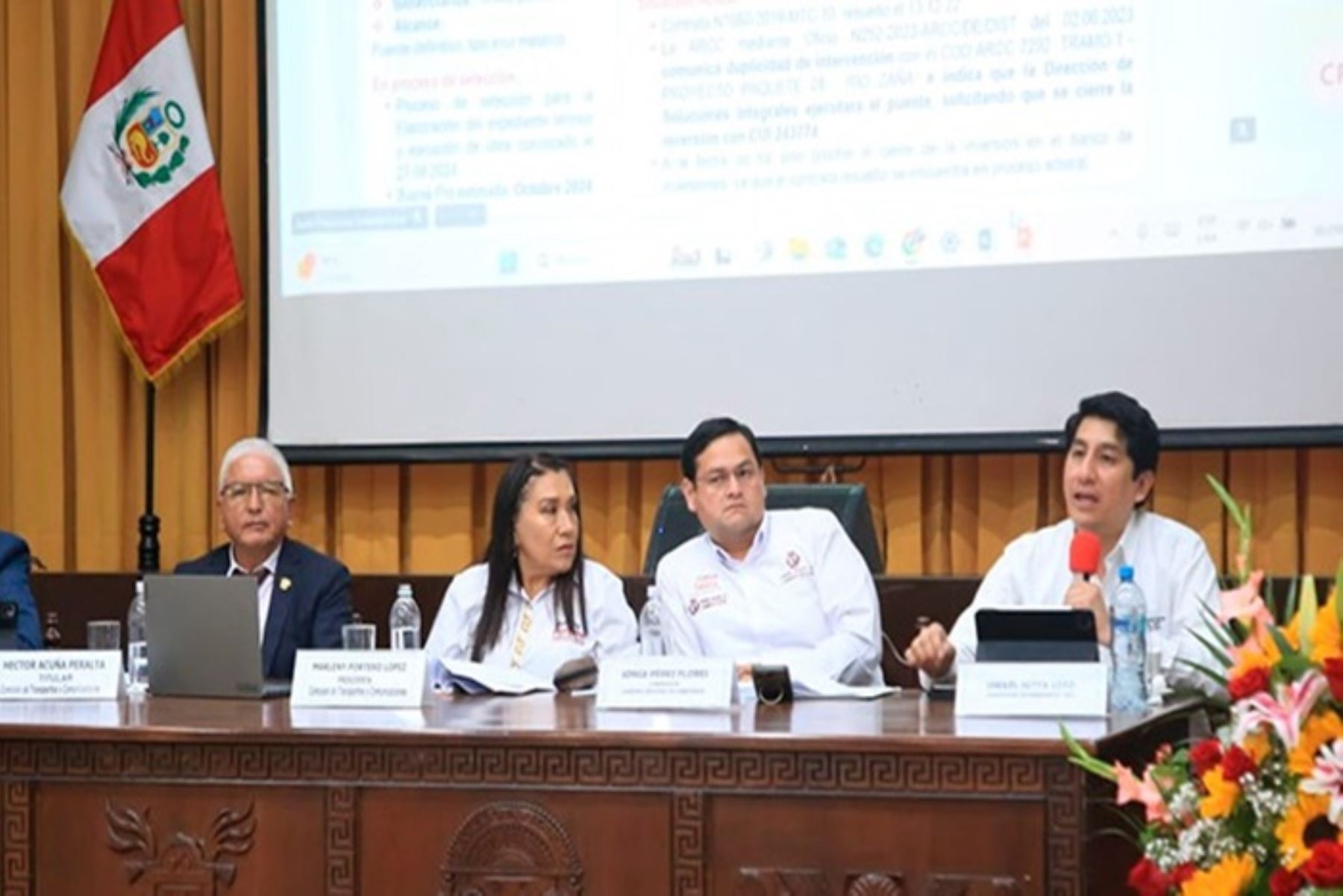 El Ministerio de Transportes y Comunicaciones informó sobre los avances las obras que se vienen ejecutando en las regiones Lambayeque, Piura, La Libertad y Tumbes tanto en el mantenimiento y mejoramiento de carreteras, puentes, puertos, aeropuertos, así como la reducción de la brecha digital.