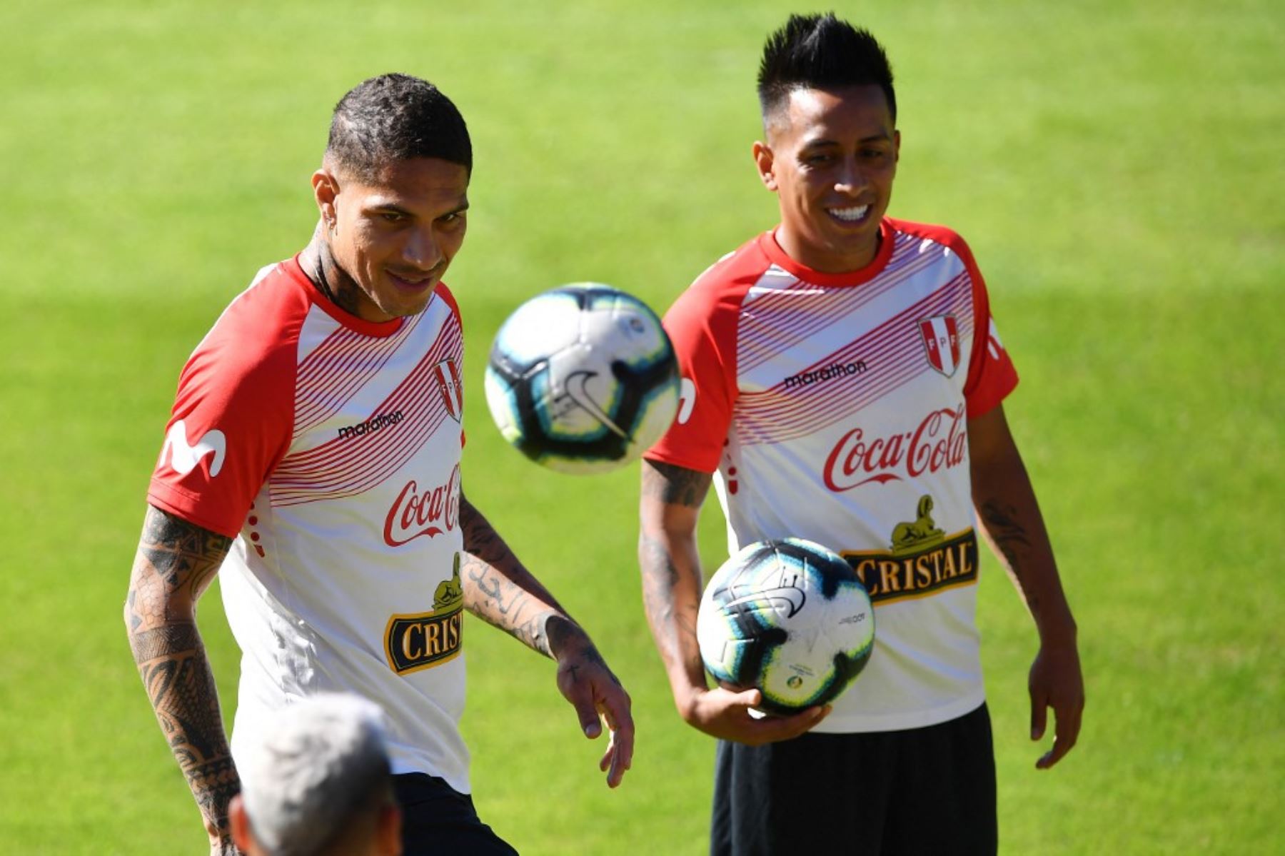 Paolo Guerrero y Christian Cueva