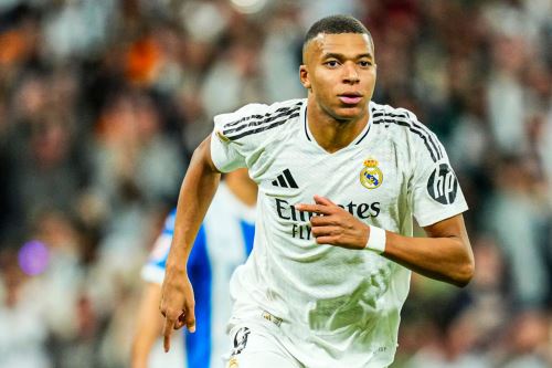 Kyliam Mbappé celebrando el gol con el Real Madrid ante el Deportivo Alavés por La Liga.