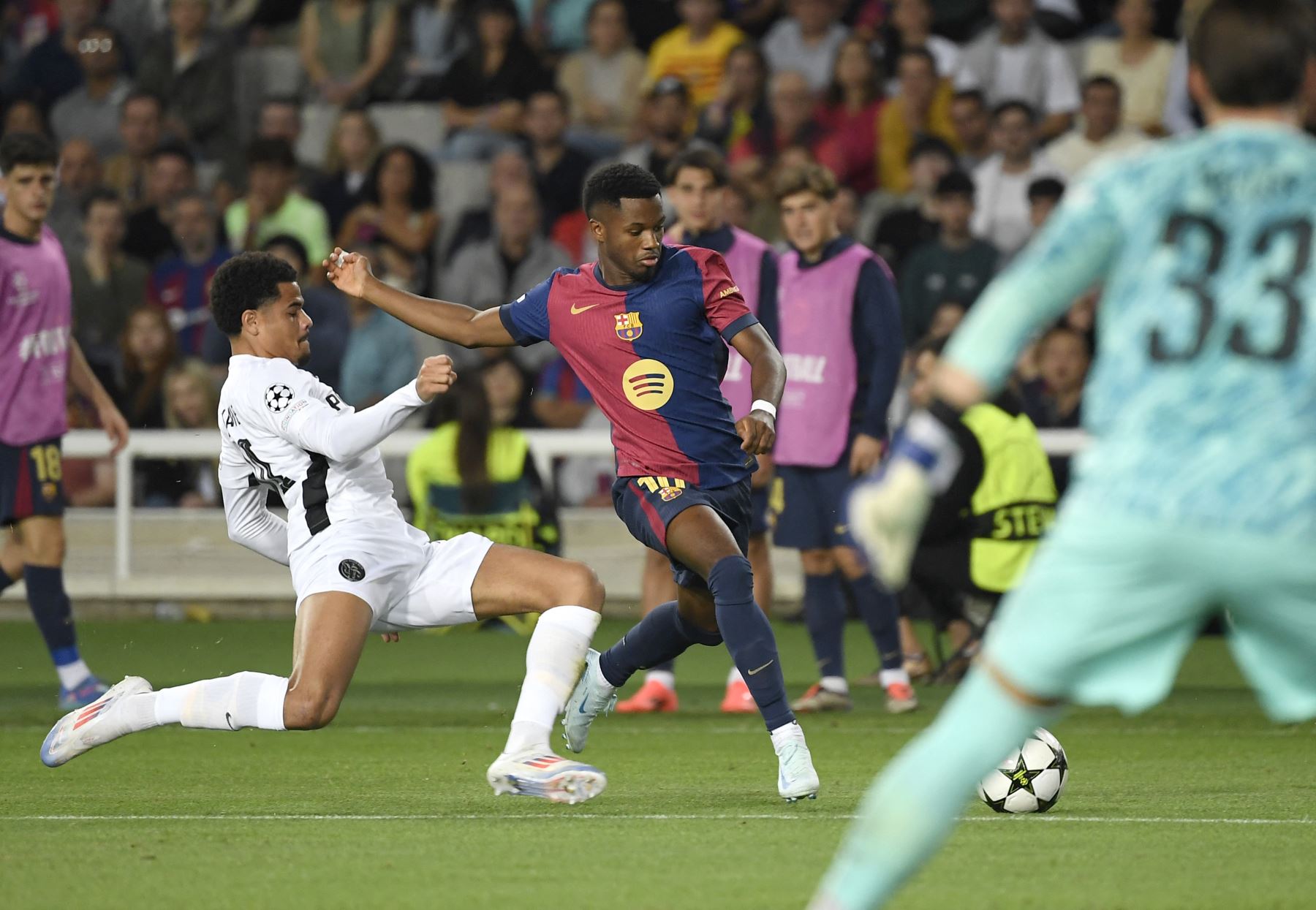 El conjunto que dirige Patrick Rahmen, que cayó goleado en casa con el Aston Villa (0-3) la primera jornada, es una de las cenicientas de esta Champions, y esta noche demostró que la máxima competición continental es un escenario que le viene demasiado grande. Foto: AFP