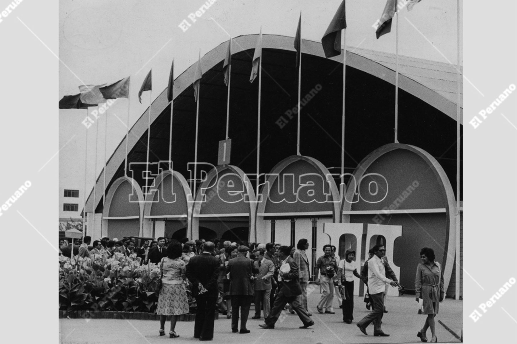 Lima - 15 noviembre 1975 / Un promedio de 50 mil personas visitaron las instalaciones de la IX Feria Internacional del Pacífico al concluir su tercer día de actividades. Foto: Archivo Histórico El Peruano / José Risco