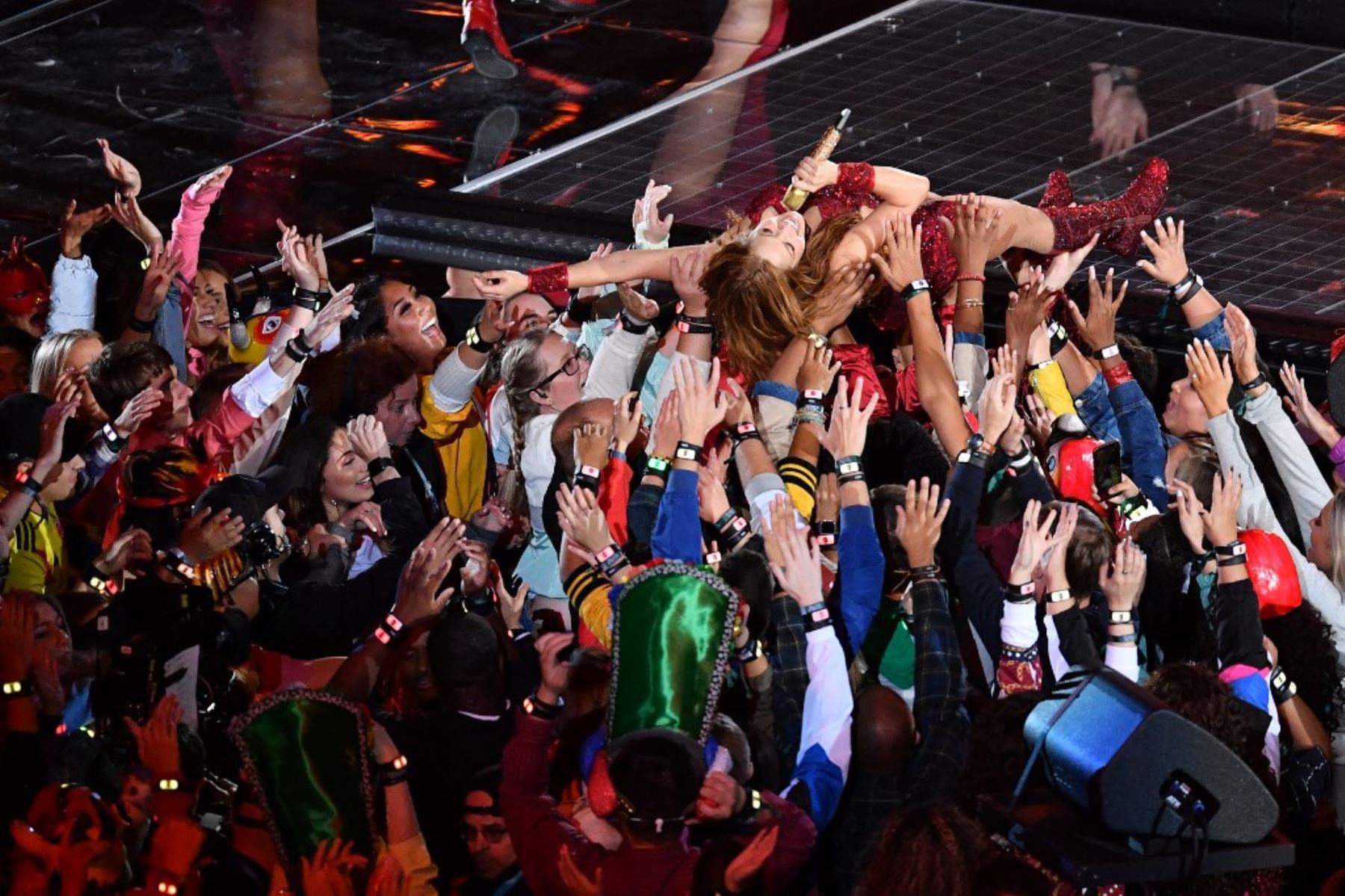 La cantante colombiana Shakira durante el espectáculo de medio tiempo del Super Bowl LIV entre los Kansas City Chiefs y los San Francisco 49ers en el Hard Rock Stadium en Miami Gardens, Florida, el 2 de febrero de 2020. Foto: AFP