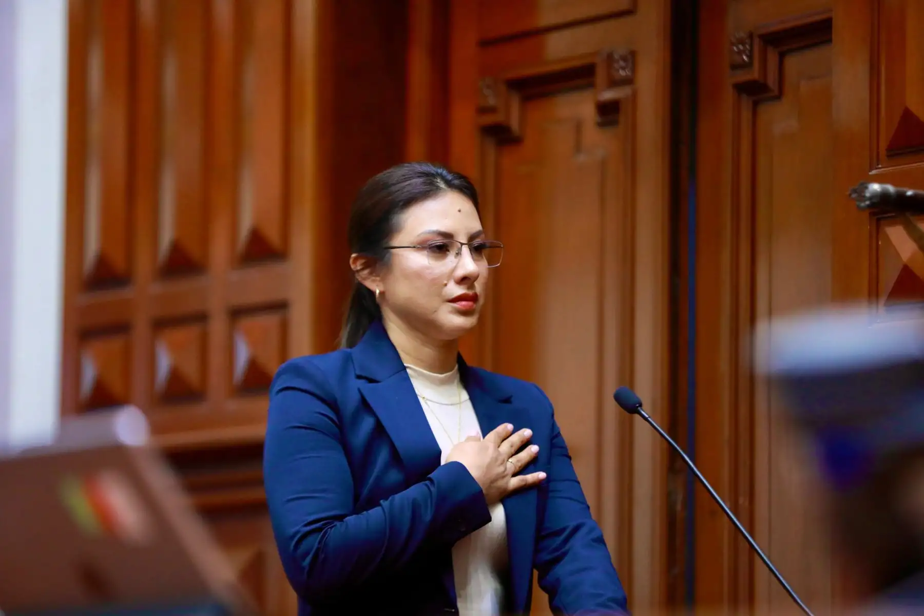 La Mesa Directiva del Parlamento, que preside Eduardo Salhuana Cavides, tomó juramentó esta mañana a Ana Zadith Zegarra Saboya como congresista de la república para completar el periodo legislativo 2021-2026. Foto:ANDINA/ Congreso