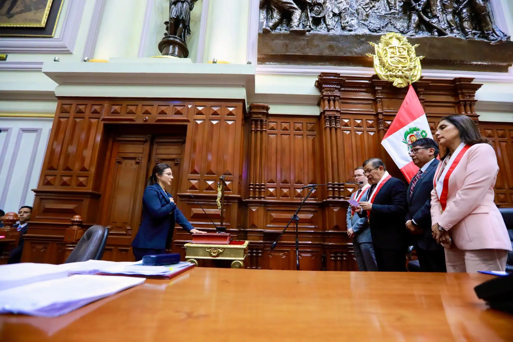 La Mesa Directiva del Parlamento, que preside Eduardo Salhuana Cavides, tomó juramentó esta mañana a Ana Zadith Zegarra Saboya como congresista de la república para completar el periodo legislativo 2021-2026. Foto:ANDINA/ Congreso