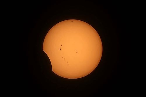 Eclipse solar parcial del 2 de octubre al 2% desde Arequipa, Perú. Foto: Jorge Andrés Concha / @jgeandres