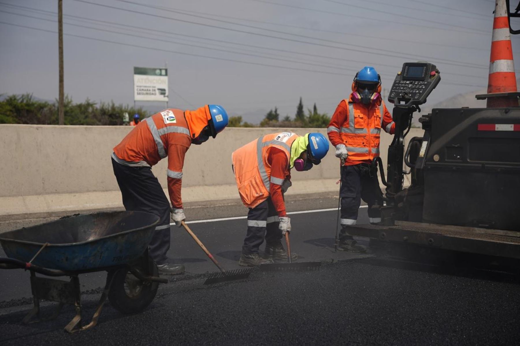 Con esta innovación en los asfaltos se espera mejorar significativamente las propiedades de los pavimentos al garantizar una mayor resistencia al desgaste y a las condiciones climáticas extremas en las carreteras del norte peruano. Foto: ANDINA/Aunor