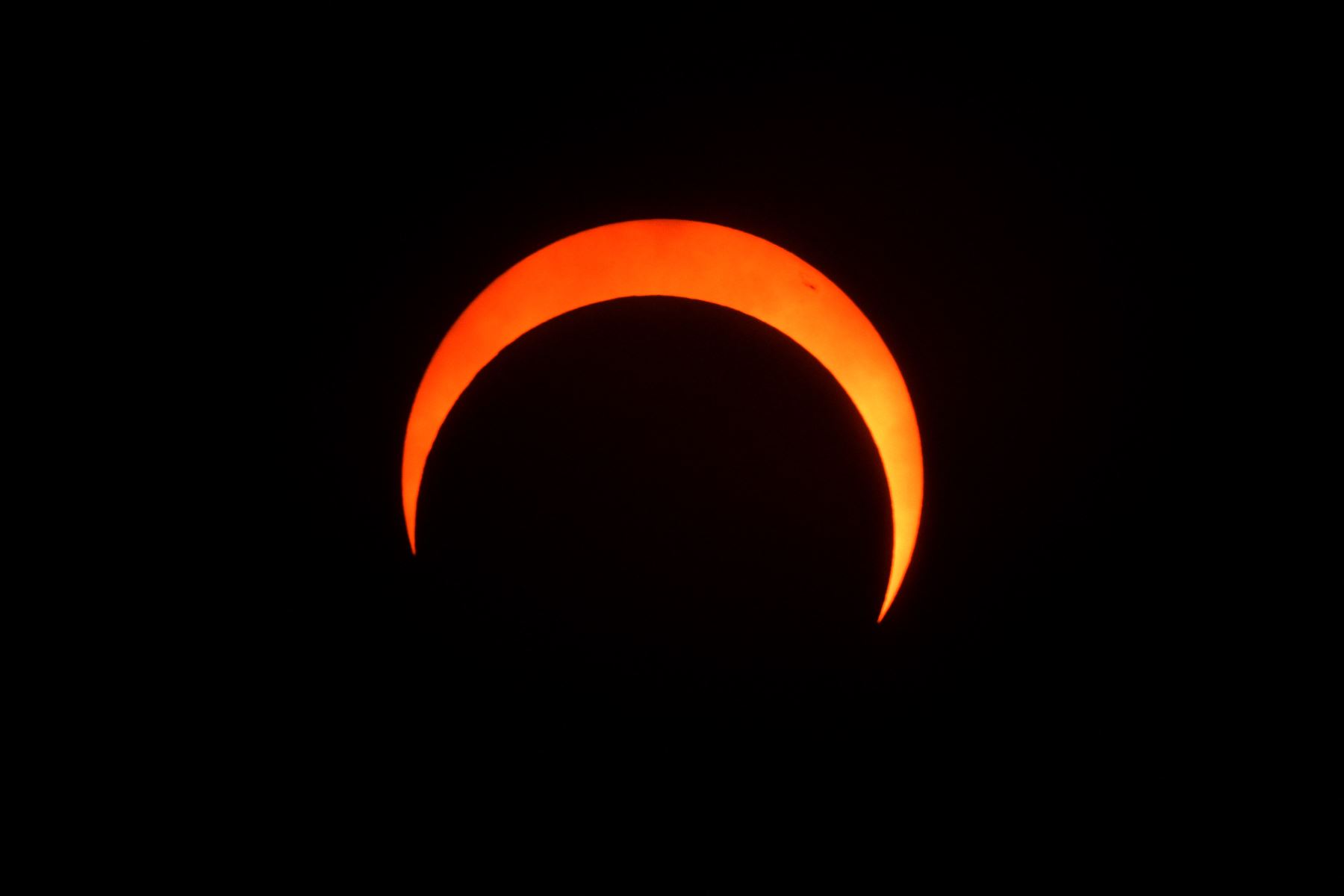 Vista parcial del eclipse solar anular en Puerto San Julián, provincia de Santa Cruz, Argentina. AFP