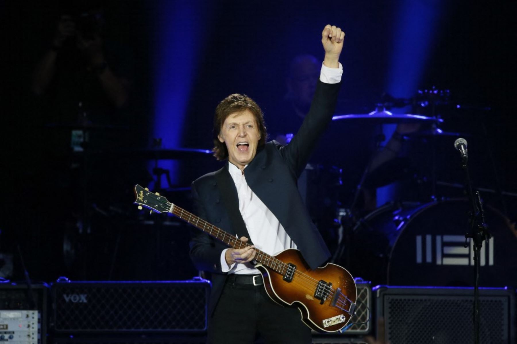 El músico británico y exmiembro de The Beatles Paul McCartney en concierto  el 11 de junio de 2015 en el Stade de France en Saint-Denis, París.  Foto: AFP