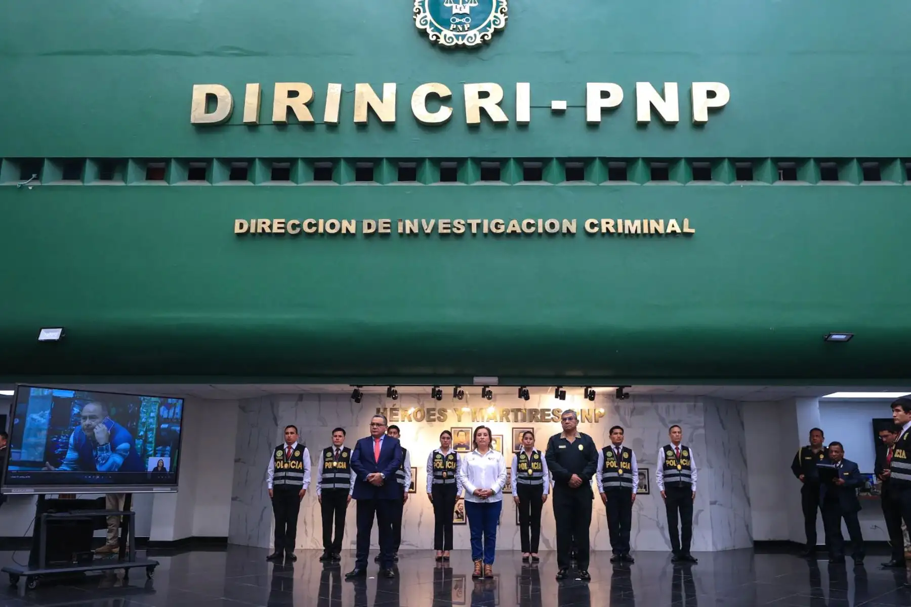 La presidenta de la República, Dina Boluarte, inauguró las actividades de la Central 111, línea telefónica de atención gratuita e inmediata frente a casos de extorsiones.Foto: ANDINA/Prensa Presidencia