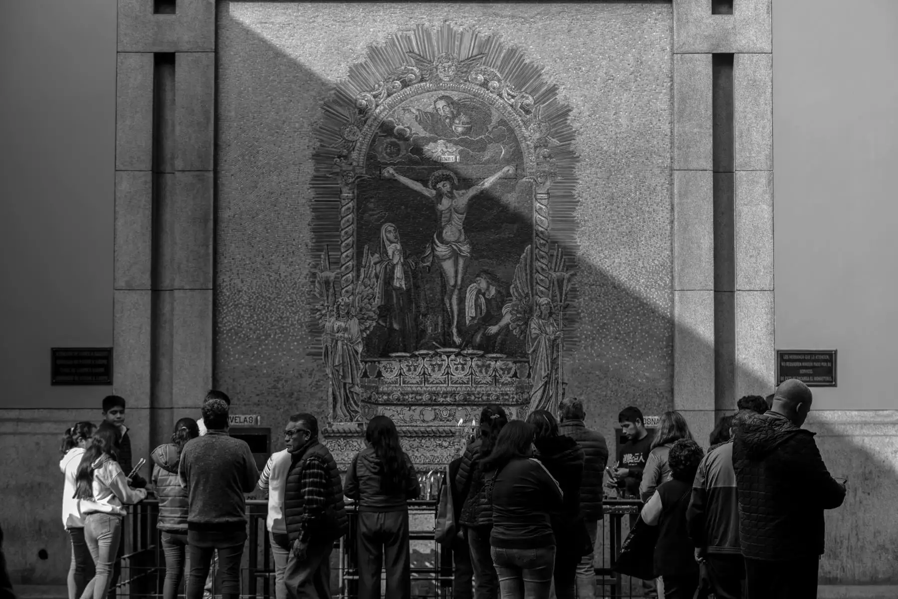 Finalmente, monseñor Castillo adelantó que volverán las "Meditaciones Nocturnas en el Mes Morado", un espacio de reflexión que se compartirá todos los días de octubre a las 9:00 pm por la página web del Arzobispado de Lima y sus redes sociales (Facebook y Youtube). Foto: ANDINA/Luis Iparraguirre