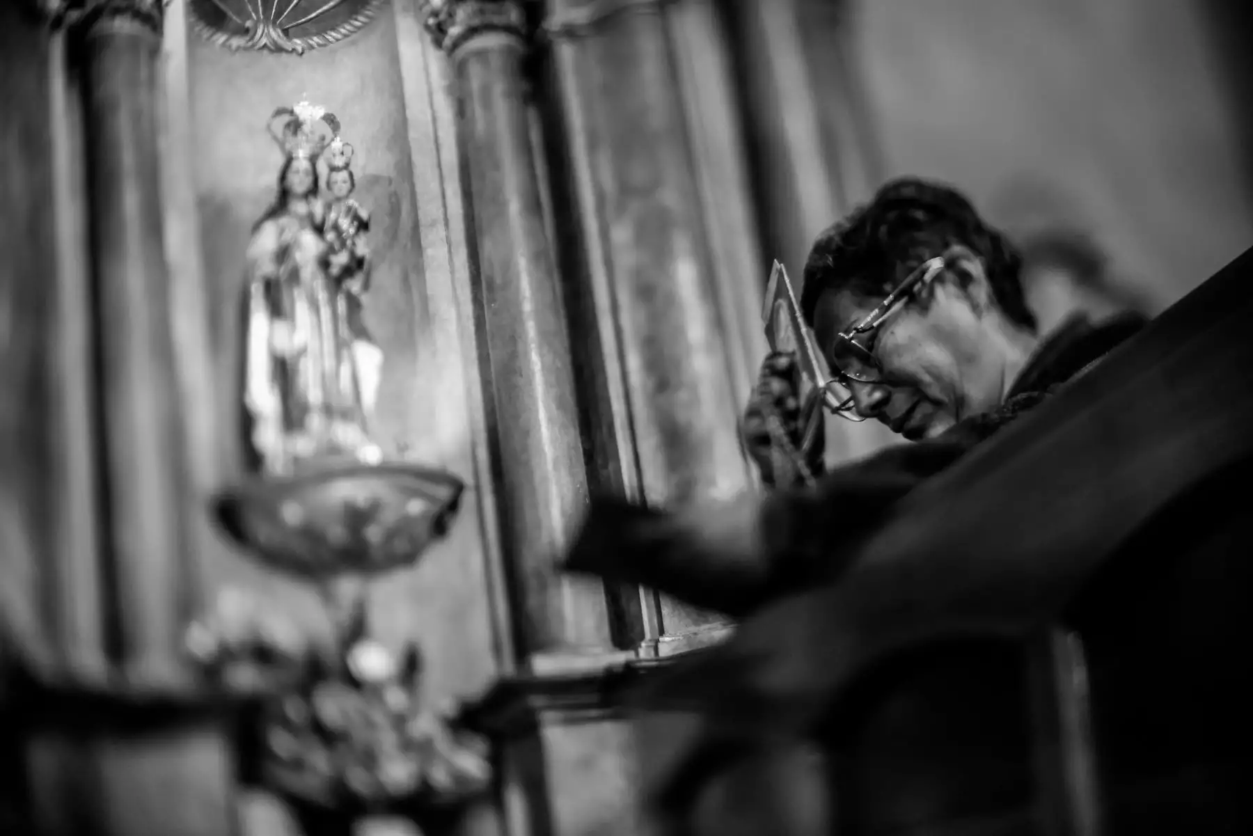 Inspirados en el lema "Señor, que aprendamos a ser uno como Tú y el Padre", el anda del Señor de los Milagros saldrá este sábado 5 de octubre, en su primer recorrido por las calles de Lima, en compañía de sus innumerables devotos. Foto: ANDINA/Luis Iparraguirre