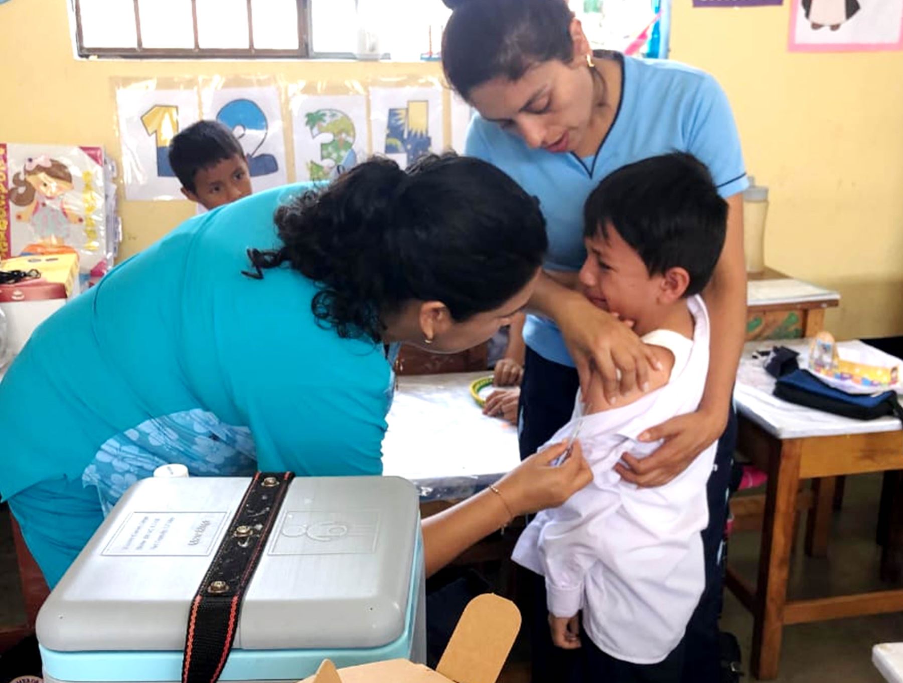 A dos semanas de culminar con el barrio de vacunación contra la polio y el sarampión, seis distritos de la región Cajamarca ya alcanzaron la meta establecida por las autoridades de salud. ANDINA/Difusión