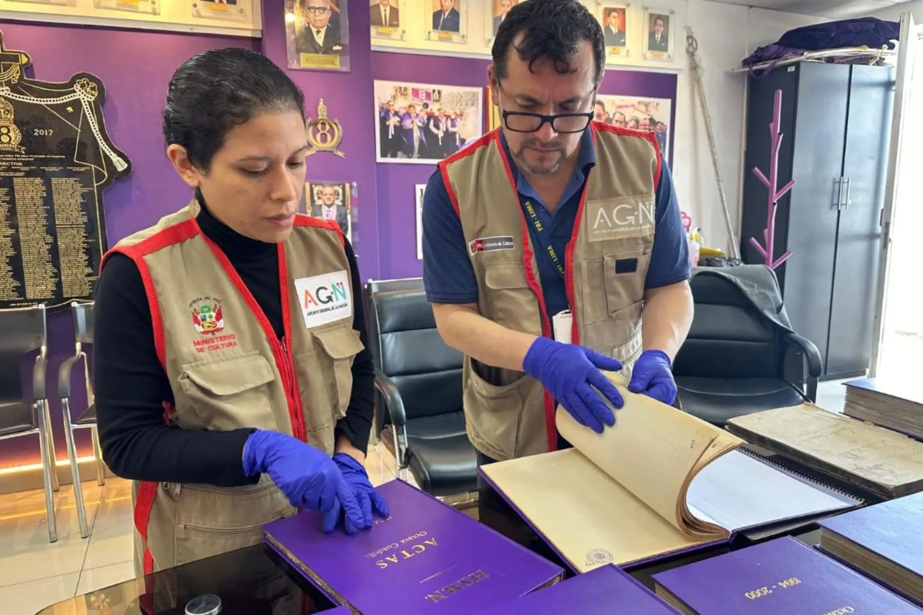 El Ministerio de Cultura declaró Patrimonio Cultural a documentos de la Octava Cuadrilla de Cargadores del Señor de los Milagros de Nazarenas. Se trata de los “Libros de Actas de la Asociación Pro Socorro de Mortuorio” de dicha cuadrilla, que datan de 1935 - 1972. Foto: Difusión