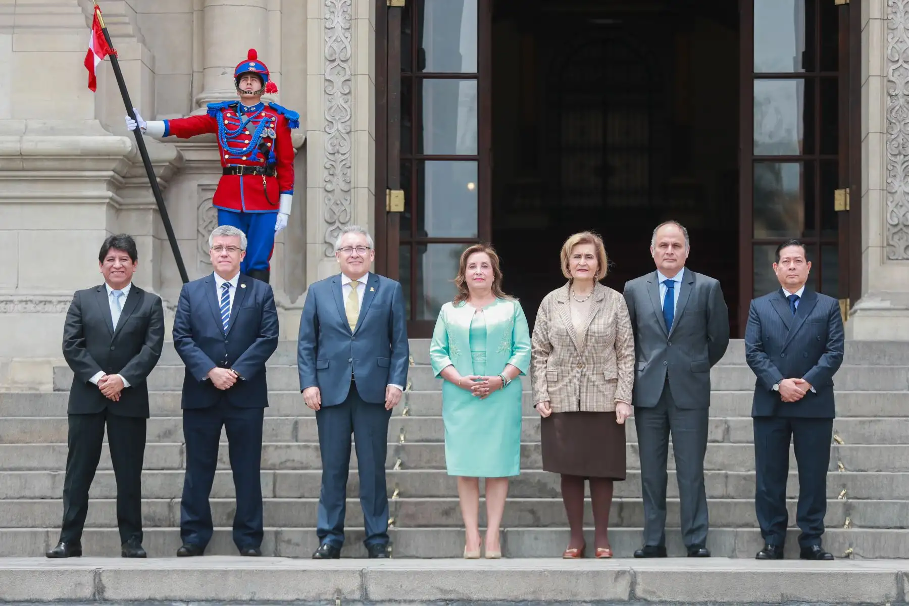 La presidenta de la república, Dina Boluarte, preside la continuación de la decimocuarta sesión ordinaria del Consejo para la Reforma del Sistema de Justicia, con la participación de los titulares de las instituciones públicas involucradas en la mejora de dicho ámbito. Foto: ANDINA/Prensa Presidencia