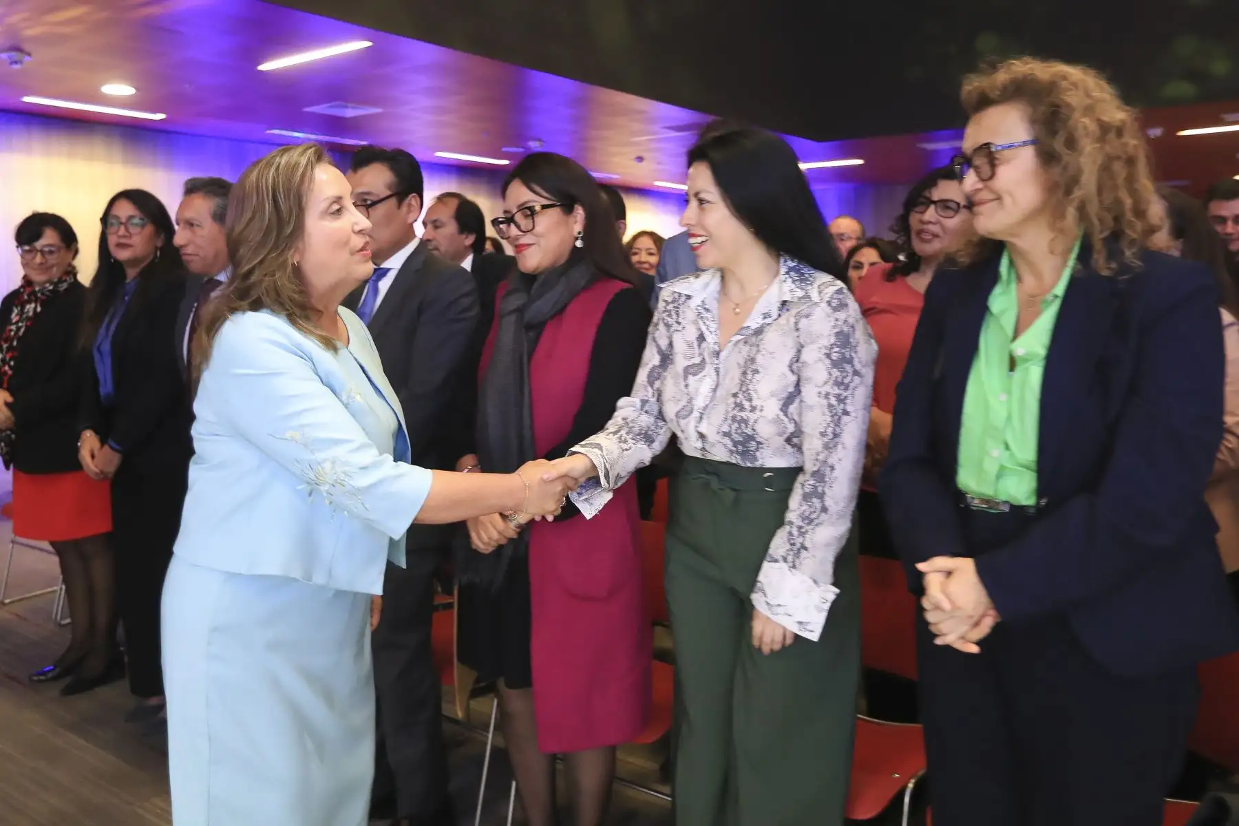 La presidenta de la República, Dina Ercilia Boluarte Zegarra, participó en la ceremonia de entrega de las “Palmas Magisteriales”, en reconocimiento al aporte y desempeño ejemplar de los profesionales de la educación. Foto: ANDINA/Presidencia