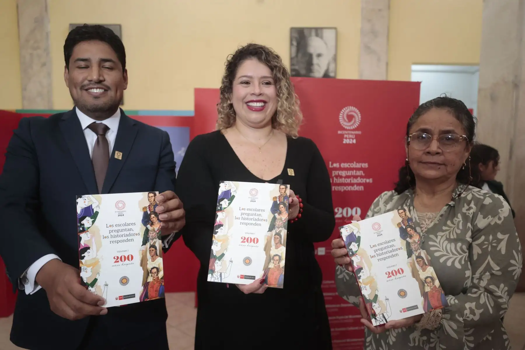 La Biblioteca Nacional del Perú, en coordinación con el Proyecto Especial Bicentenario, presenta la exposición “200 años después" Volumen 1, acerca de los principales hitos que marcaron la historia del Perú. 
Foto: ANDINA/ Vidal Tarqui