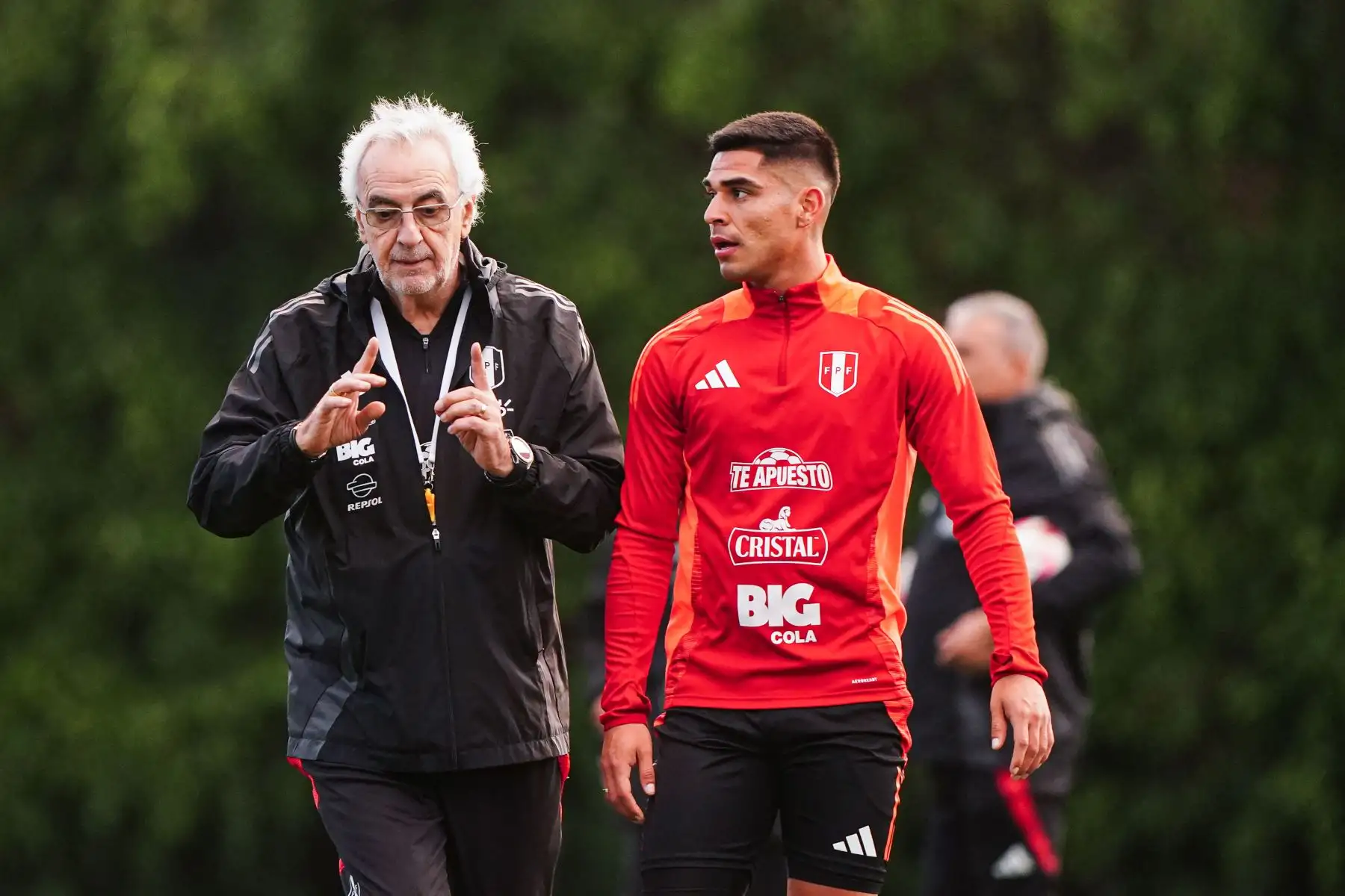 Jugadores de la Selección Peruana de Fútbol, dirigidos por el técnico Jorge Fossati, entrenan en la Videna de San Luis hoy viernes 4 de octubre, con miras a sus próximos partidos de Eliminatorias al Mundial 2026 contra Uruguay y Brasil durante la primera quincena de este mes. Foto: FPF