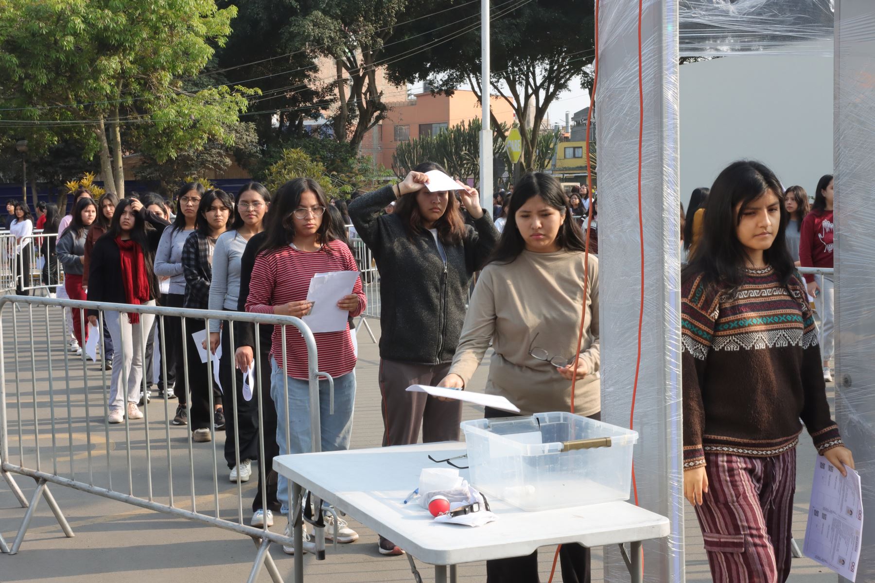 Esta es la tercera jornada del examen de admisión, 2025-I de la Universidad Nacional Mayor de San Marcos. Foto: ANDINA / Lino Chipana.