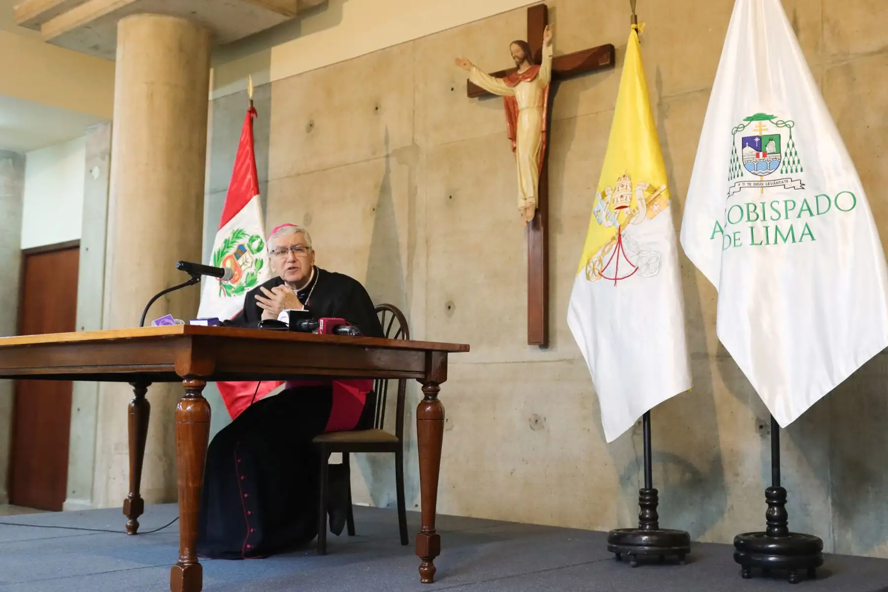 El papa Francisco nombra al monseñor Carlos Castillo Mattasoglio como nuevo cardenal de la Iglesia católica.
Iglesia Las Nazarenas.
Foto : ANDINA / Lino Chipana.