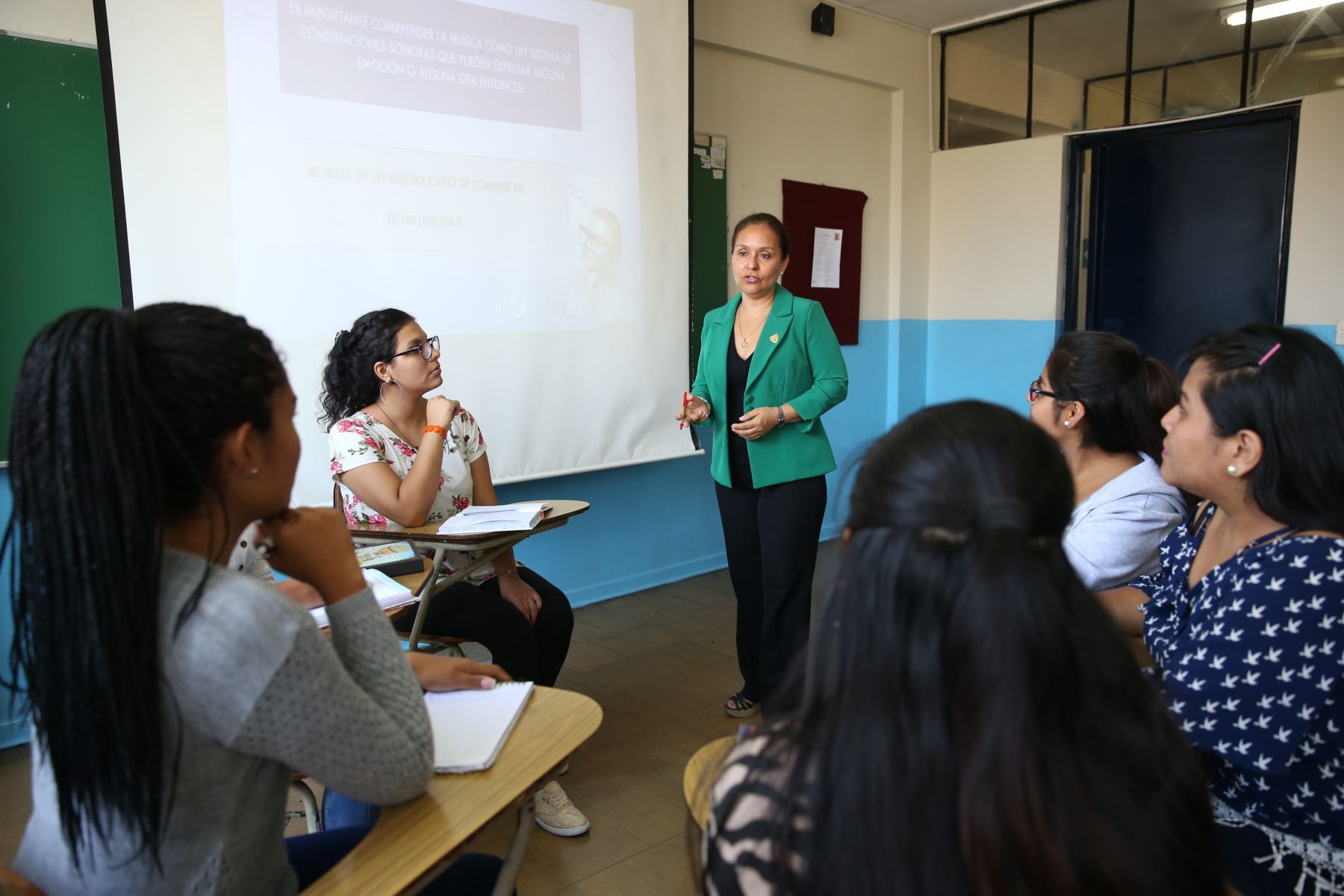 El Ministerio de Educación transfirió S/ 2.3 millones a los gobiernos regionales para el pago de encargaturas en las direcciones de los institutos pedagógicos. ANDINA/Difusión