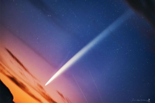 NASA destaca fotografía del "cometa del siglo" captada por astrónomos peruanos aficionados