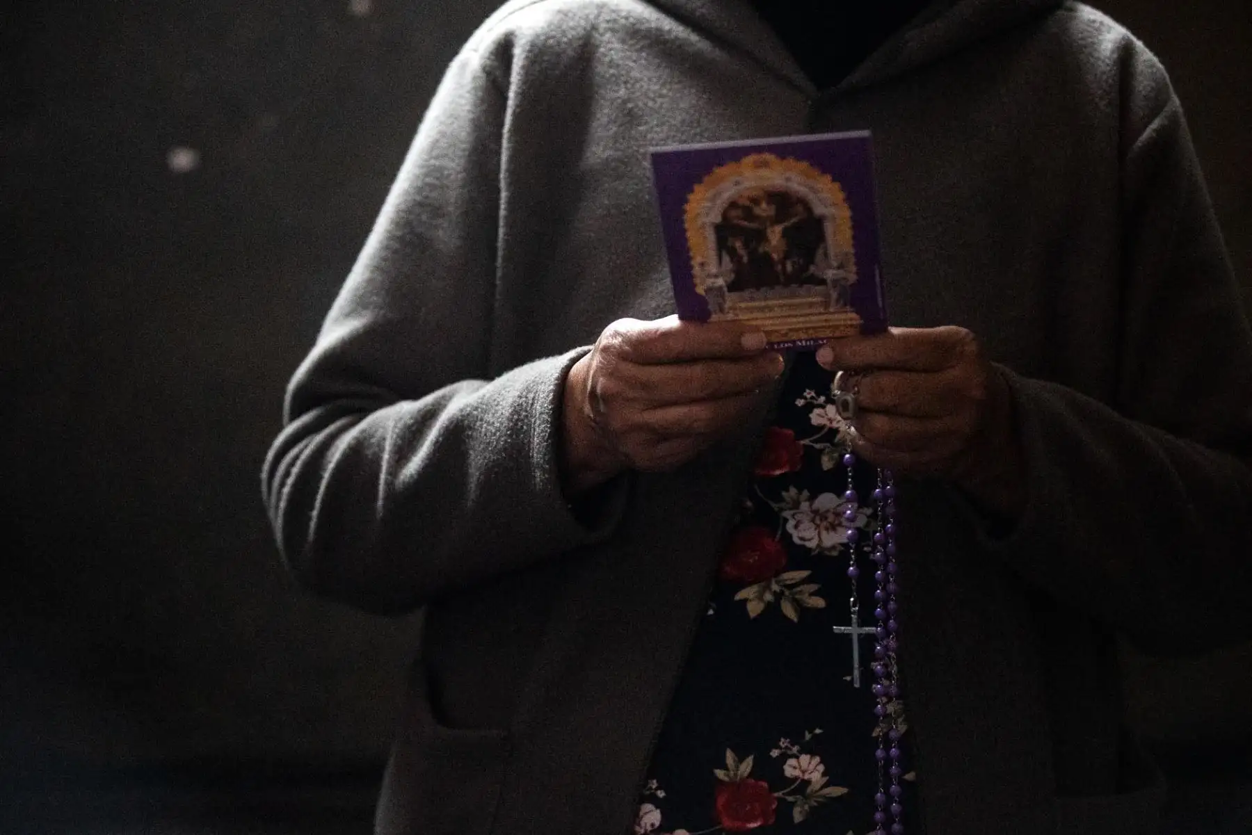 Miles de fieles del Señor de los Milagros, visitan desde tempranas horas el santuario de las Nazarenas, a fin de rendir culto a la venerada imagen del Cristo Moreno.  Foto: ANDINA/ Carlos Lezama Villantoy