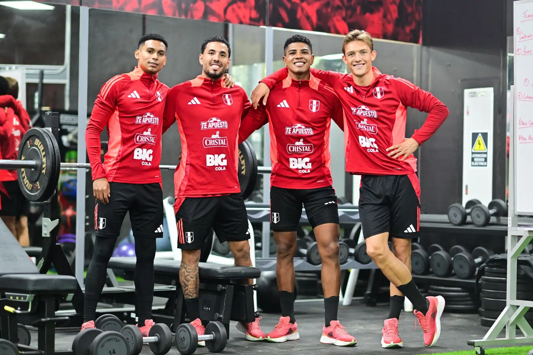 La selección nacional inició su concentración con miras a afrontar la jornada 9 y 10 de las Eliminatorias al Mundial 2026 en el que enfrentará a Uruguay.  Foto: ANDINA/Difusión FPF