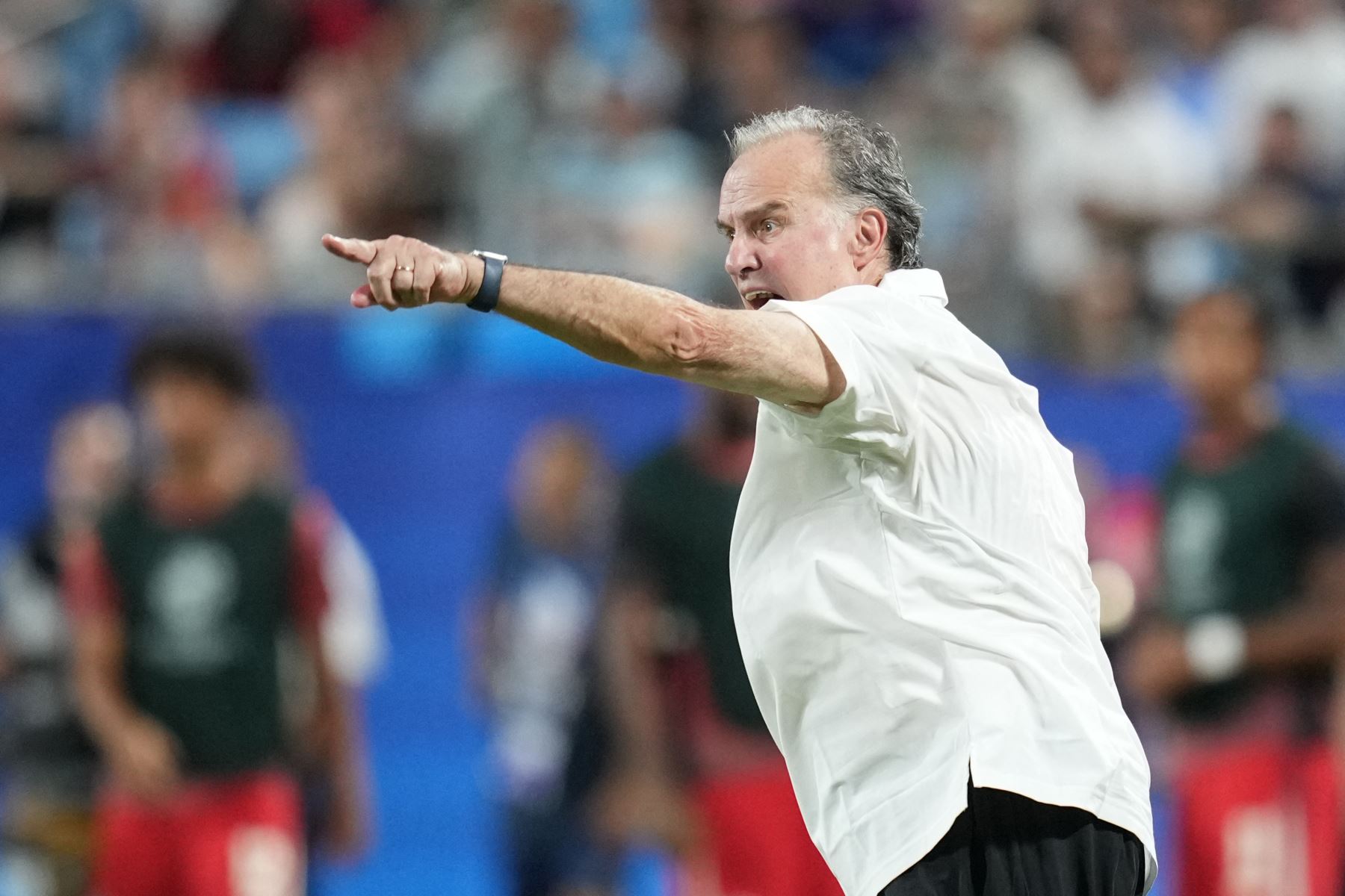 Marcelo Bielsa, entrenador de Uruguay, reacciona durante el partido por el tercer lugar de la CONMEBOL Copa América 2024 entre Uruguay y Canadá en el estadio Bank of America el 13 de julio de 2024 en Charlotte, Carolina del Norte. Foto: Getty Images/AFP