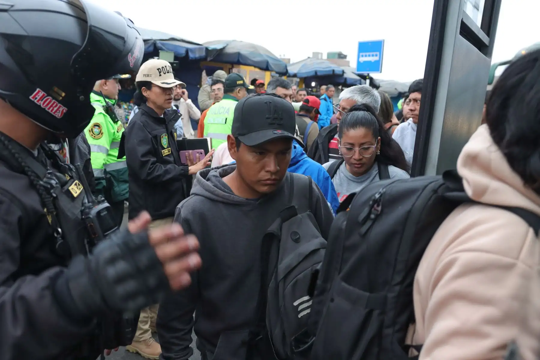 Policía Nacional, pone a disposición buses policiales para el transporte público, durante el paro convocado por grupos de transportistas en Lima y Callao. Foto: ANDINA/ Lino Chipana