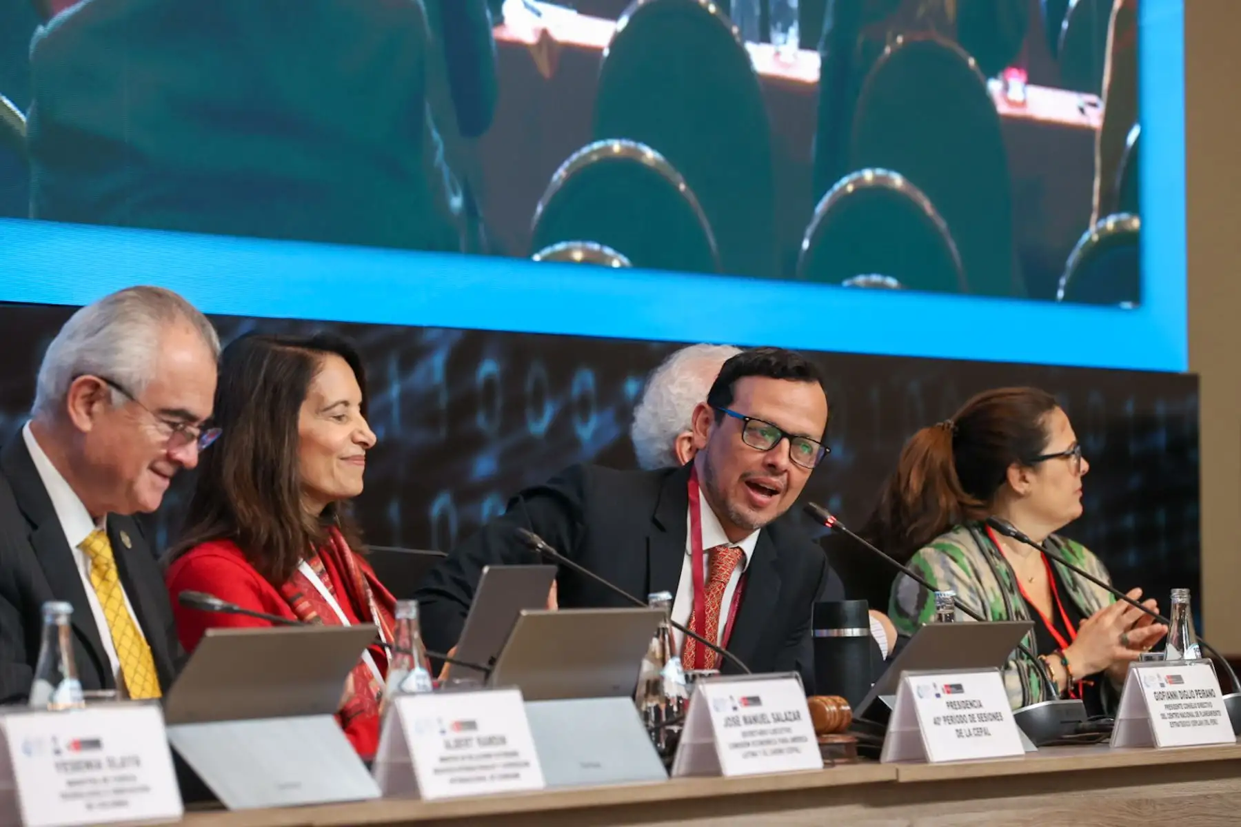 Intervención de Giofianni Diglio, Presidente del Consejo Directivo de CEPLAN del Perú  en la Mesa 1 del cuadragésimo período de sesiones de la Comisión  Económica para América Latina (CEPAL)

Foto: ANDINA/Juan Carlos Guzmán Negrini