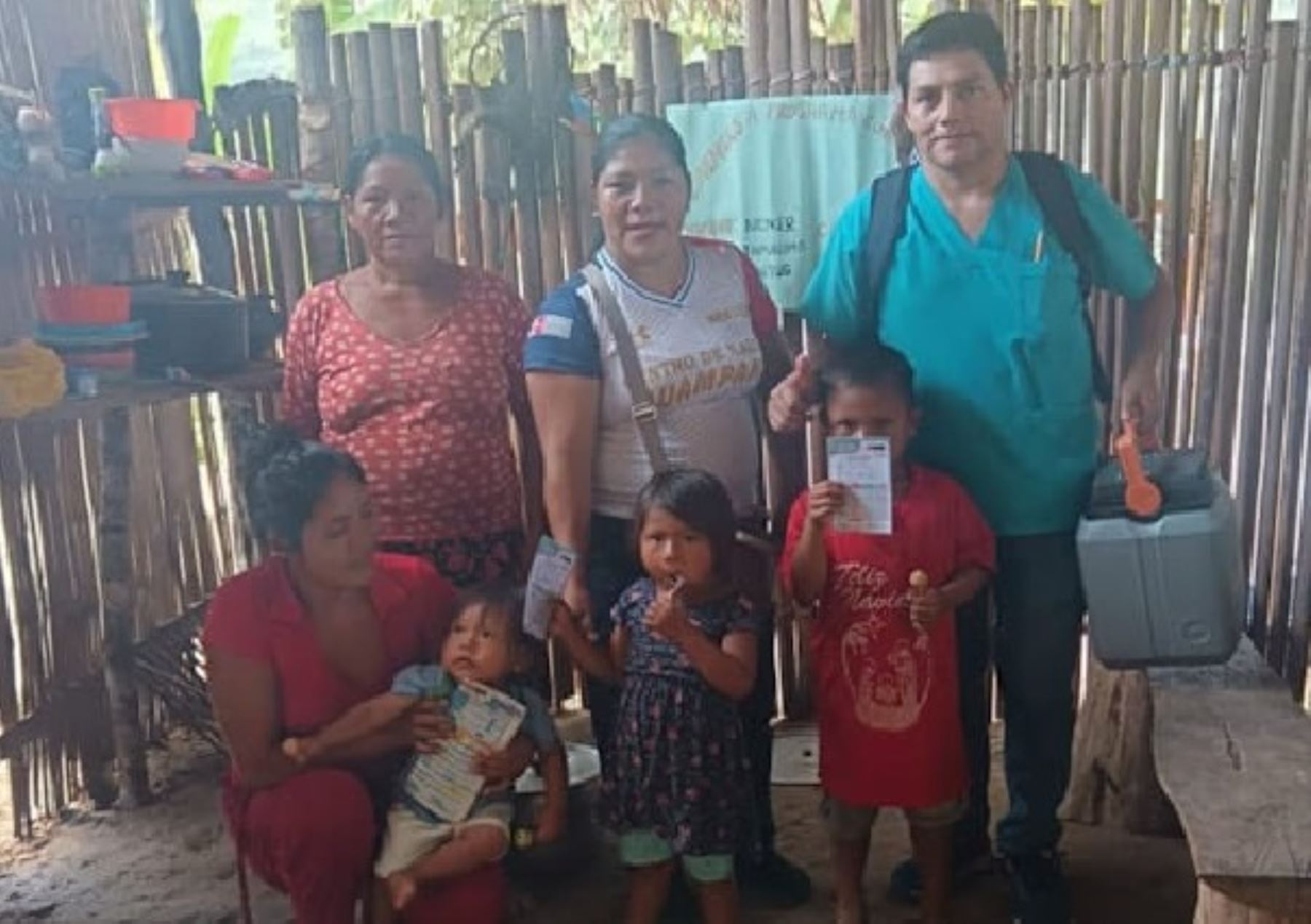 El Barrido nacional de vacunación contra el sarampión y la polio registra un avance de más de 60 % en niños de pueblos indígenas y originarios, destacó el Ministerio de Salud (Minsa). ANDINA/Difusión
