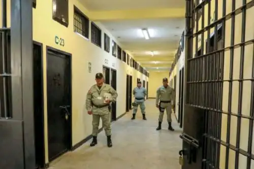 Los agentes del INPE poseen conocimientos en tácticas de seguridad penitenciaria y desarrollan prácticas permanentes bajo la supervisión de instructores. ANDINA/ Minjush
