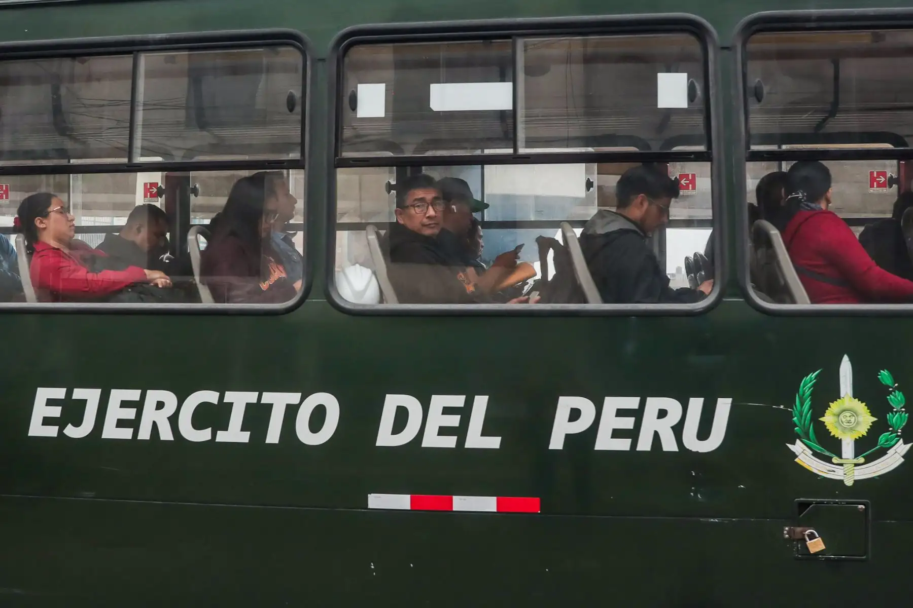 Fuerzas Armadas resguardan la Estación Naranjal del Metropolitano, el Óvalo Habich y disponen buses para transportar pasajeros en el segundo día del paro de transportistas en Lima y Callao. Foto: ANDINA/ Connie Calderon