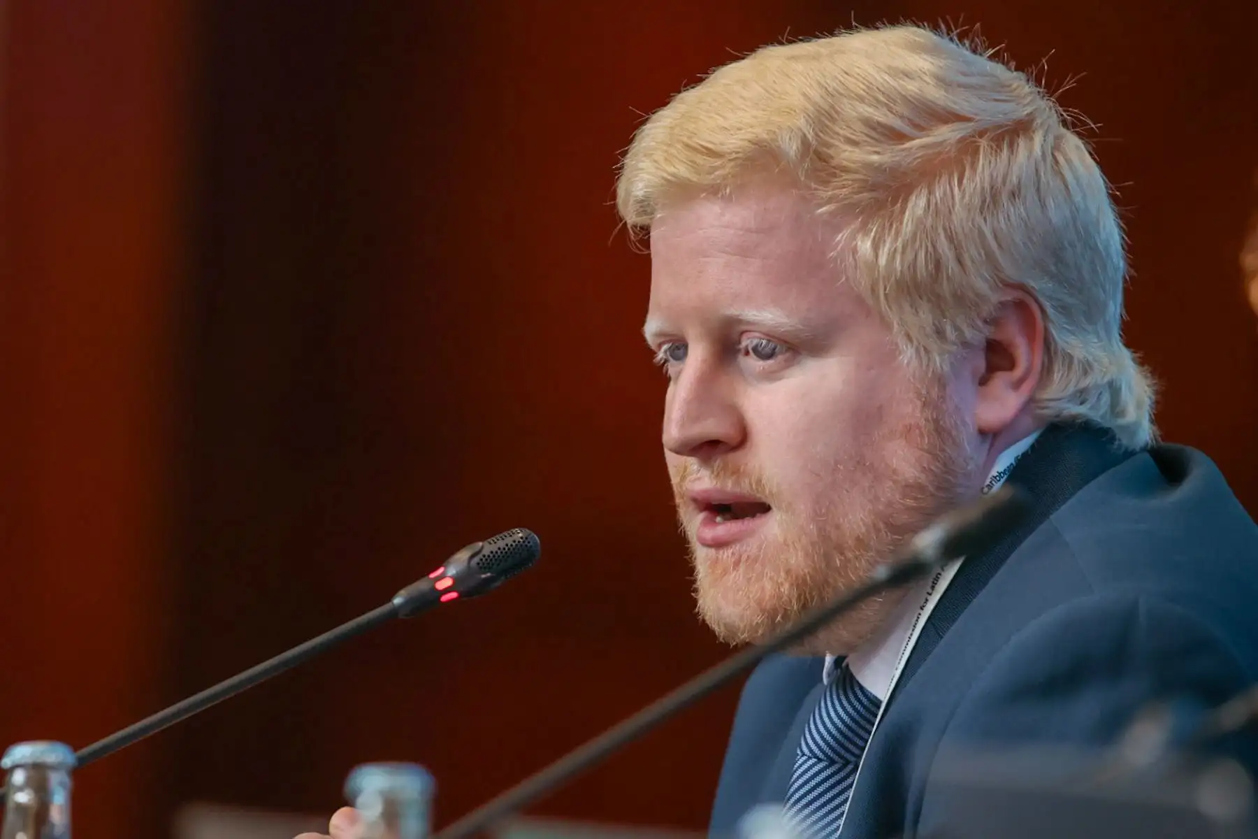 Exposición de Christian Nieves, director de Energía del Ministerio de Energía y Minas de Uruguay en la Mesa 4: Cómo promover la sostenibilidad y enfrentar el cambio climático en el marco del cuadragésimo período de sesiones de la CEPAL realizado en Lima.

Foto: ANDINA/Juan Carlos Guzmán Negrini