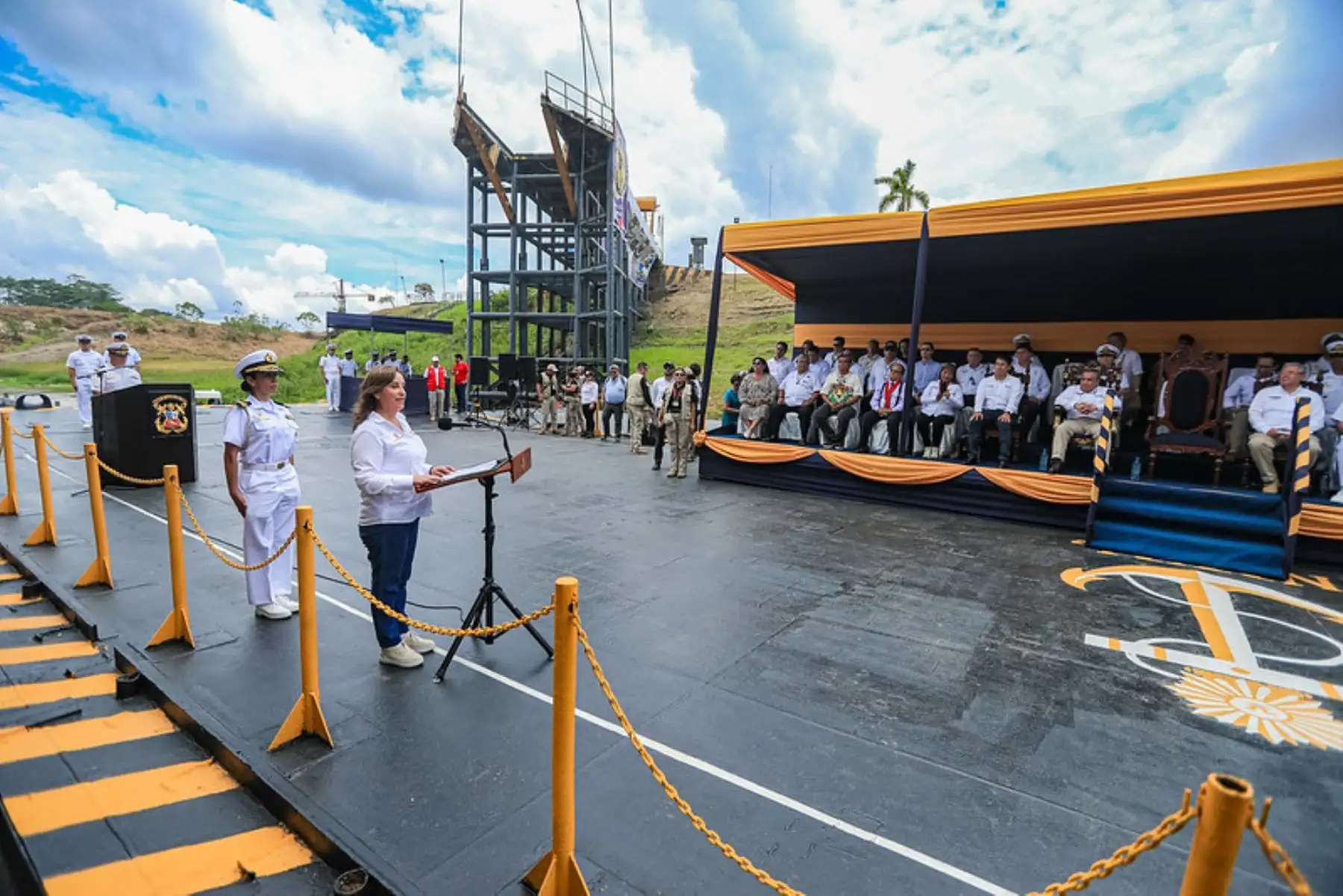 Desde Loreto, la presidenta de la república, Dina Ercilia Boluarte Zegarra, participa en la ceremonia de incorporación de las PIAS, Río Ucayali I y II, a la Marina de Guerra del Perú. Foto: ANDINA/ Prensa Presidencia
