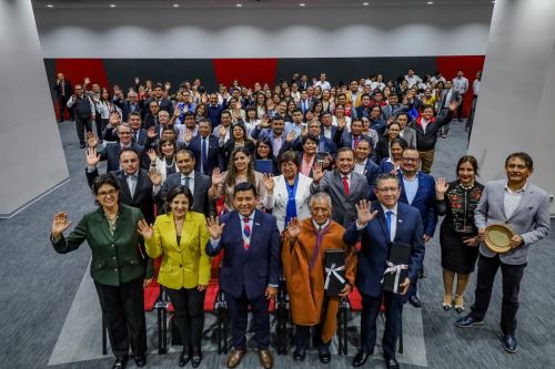 la ceremonia de reconocimiento a municipios se desarrolló en el auditorio del Banco de la Nación, en el distrito limeño de San Borja. Foto: ANDINA/Pensión 65