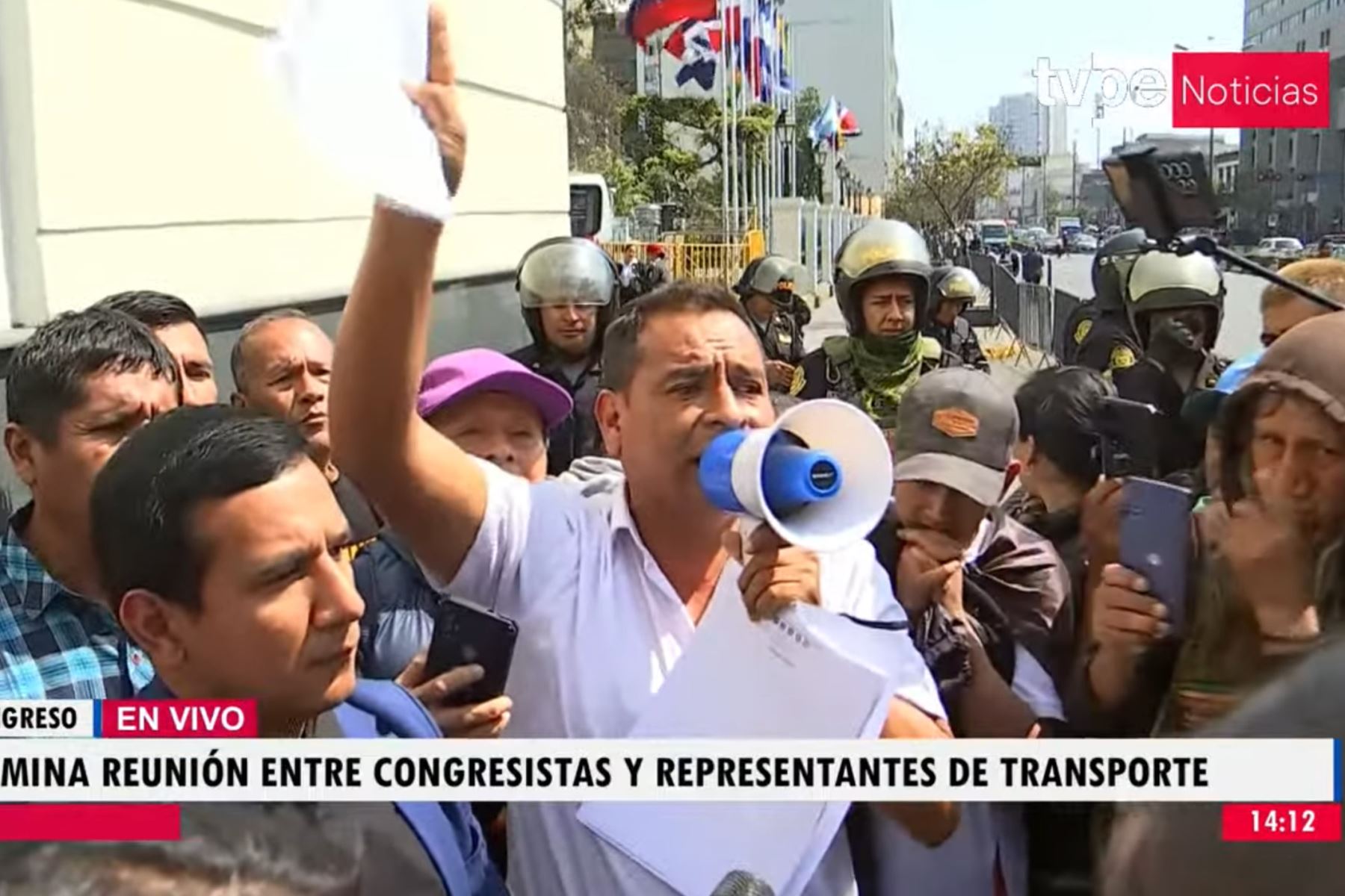 Julio Campos forma parte del gremio que acató el paro de 72 horas y anunció, a su salida del Parlamento, que conformarán una coordinadora nacional de lucha para realizar un paro nacional. ANDINA/ Captura TV