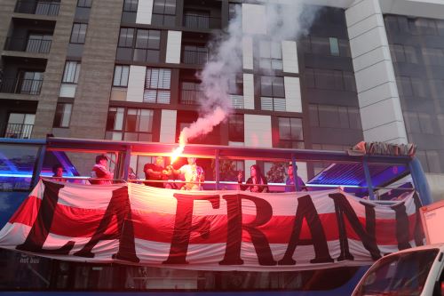 Eliminatorias al Mundial 2026: hinchas alientan a la Selección Peruana ante su partido contra Uruguay