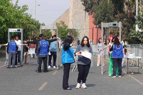 Cerca de 5,000 postulantes en la tercera jornada del examen de admisión para Ciencias de la Salud en la UNMSM