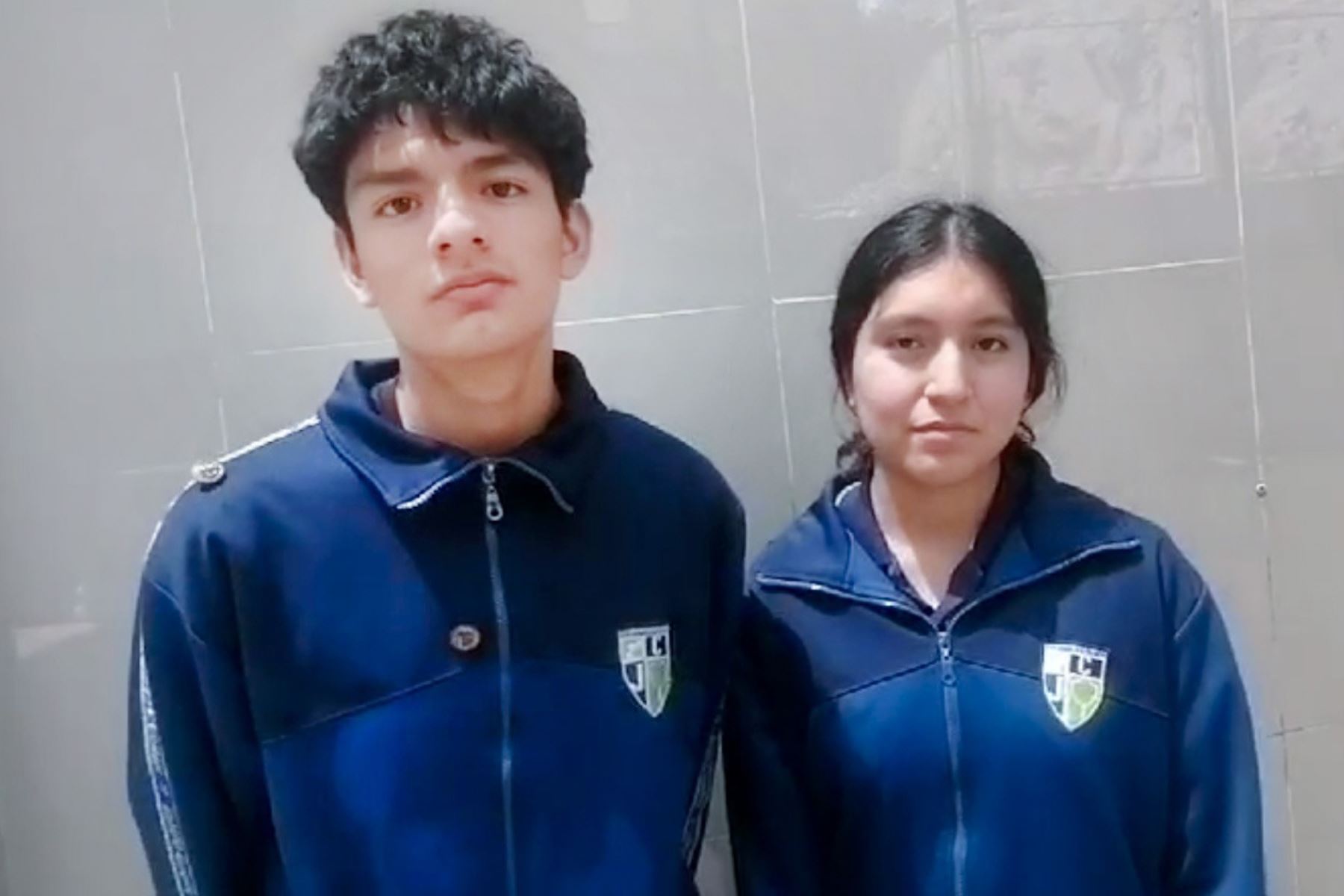 Piero Floreano y Gabriela Loyola, estudiantes de colegio Juventud Científica obtuvieron una vacante en reciente examen de admisión de la UNMSM. Foto: Difusión