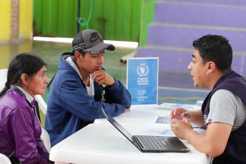 Ejecutivo y Programa Mundial de Alimentos entregan ayuda a afectados por incendios