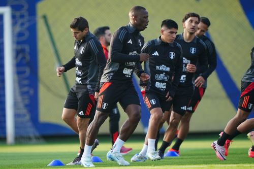 Selección peruana entrena para el partido contra Brasil