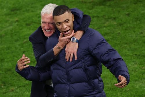 Deschamps trata de quitarle presión a Kylian Mbappé