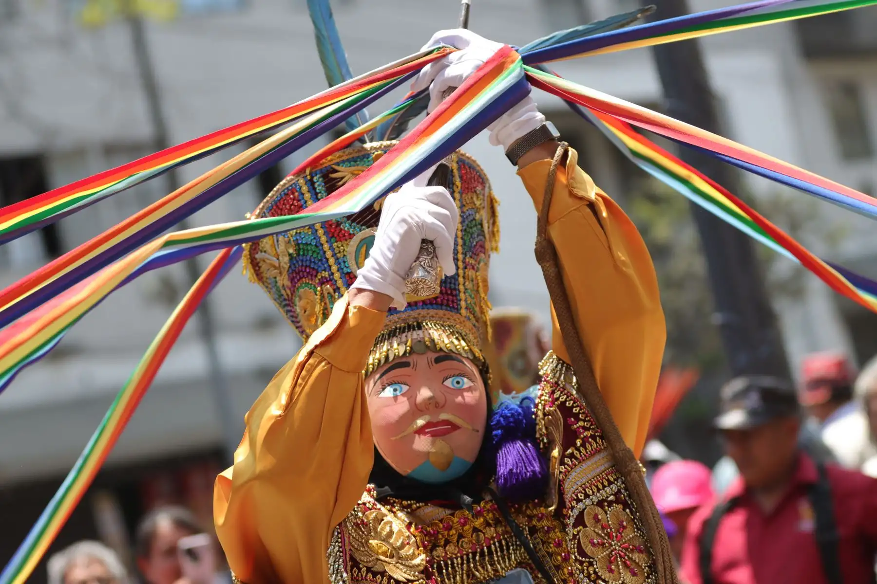 Mayordomos  y residentes en Lima celebran con una misa y bailes autóctonos de Paucartambo como la danza el panadero, chunchada amazónica, huayri chuncho, eva chica entre otros.
Santuario de la Santísima Trinidad. Cercado de Lima.
Foto: ANDINA / Lino Chipana.