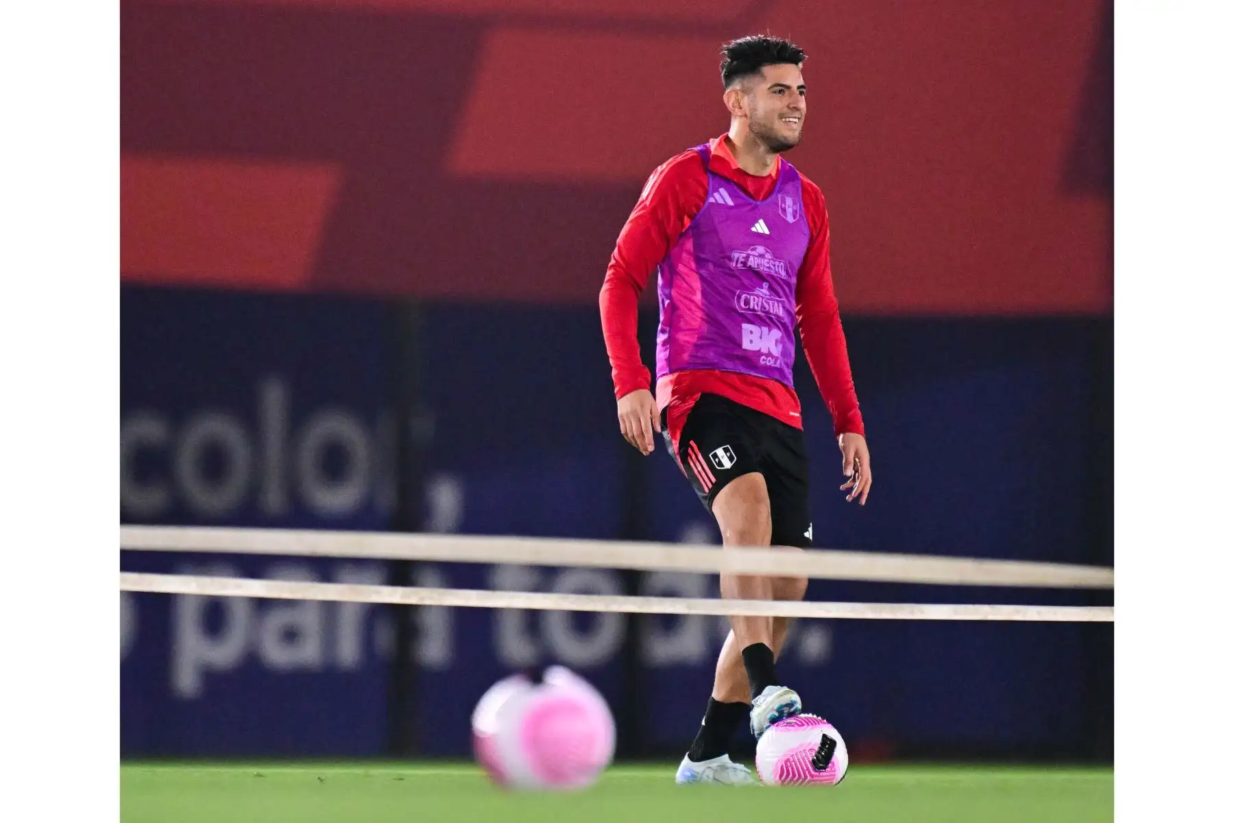 Luego de su triunfo frente a Uruguay, la selección peruana realiza uno de sus últimos entrenamientos, a dos días de su encuentro contra Brasil, por las Eliminatorias. Foto: ANDINA/FPF